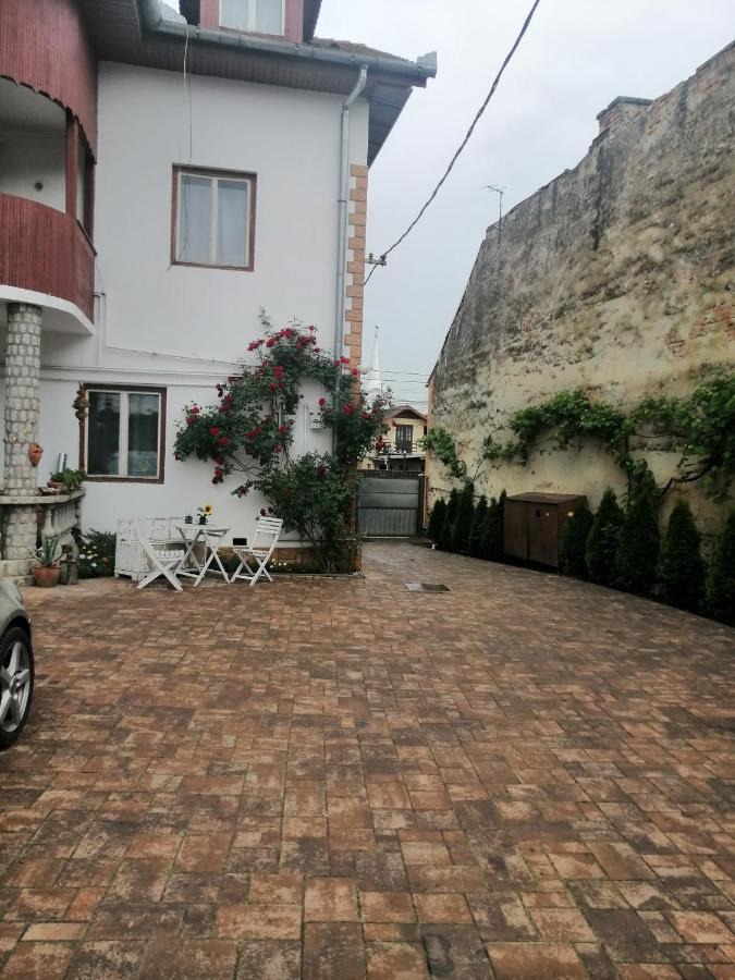 Hostel Helga House Turda Exterior foto